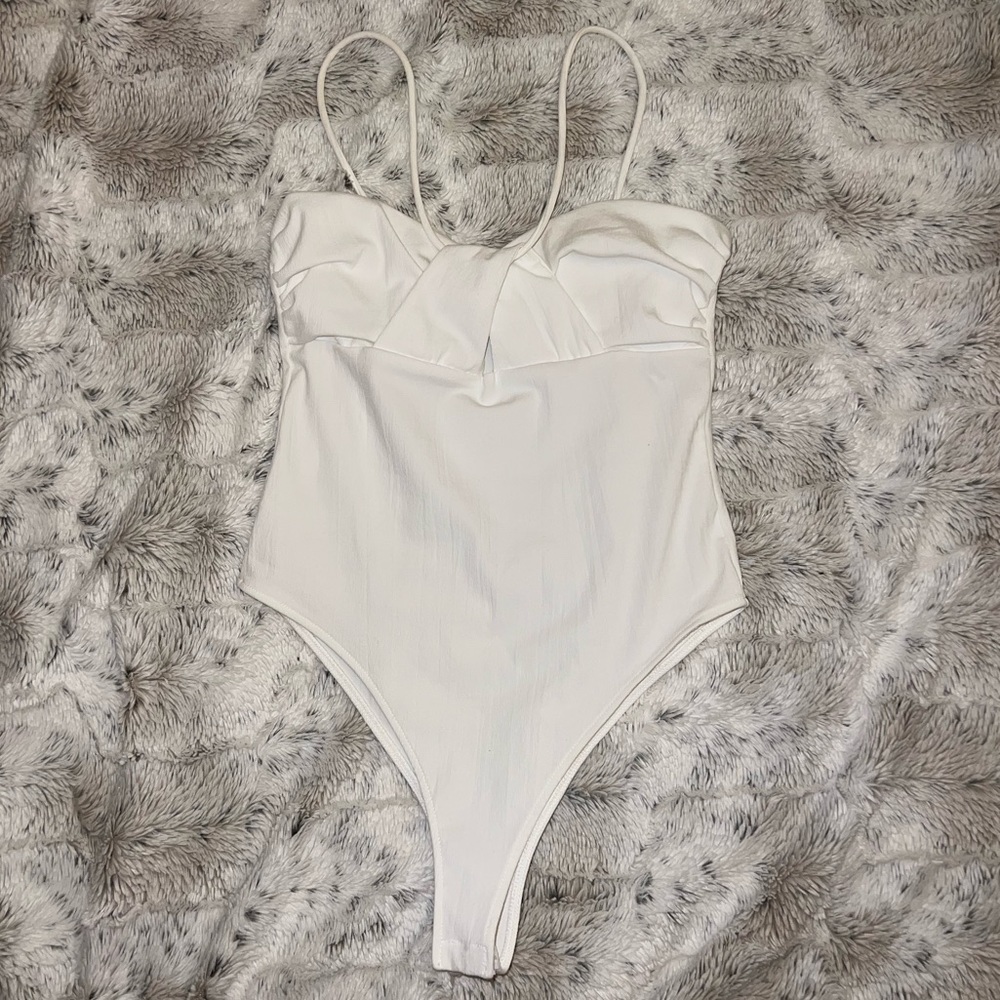 Zara White Bodysuit with Crossed Keyhole Opening